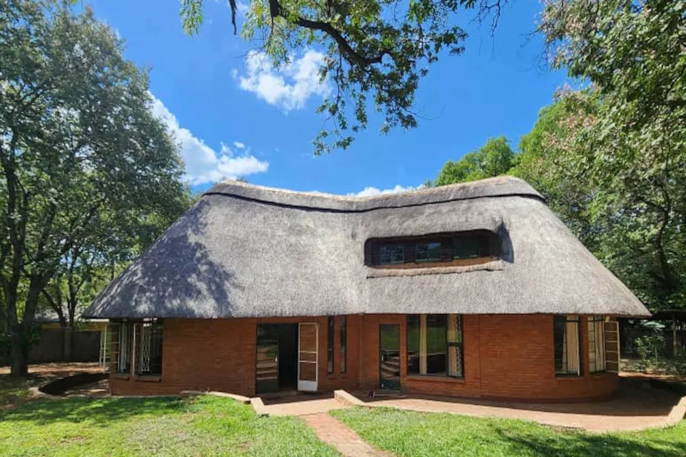 House for sale in Victoria Falls, Zimbabwe - 3ZB1654609 House for sale in Victoria Falls, Zimbabwe - 3ZB1654609