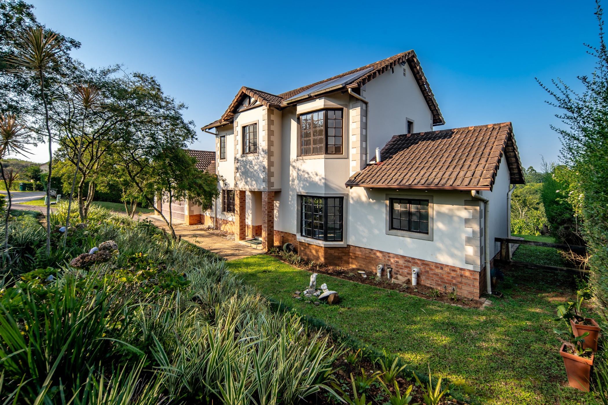 House for sale in Clifton Hill Estate - 1KF1654844