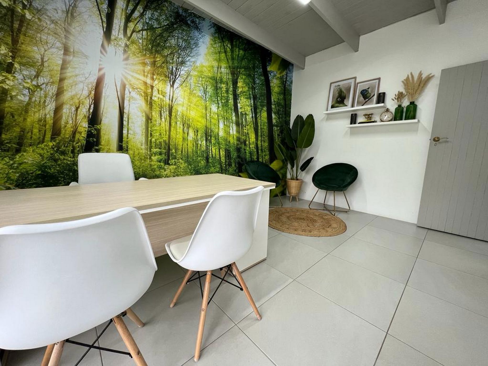 Commercial business let in Kloof - 1KF1672898