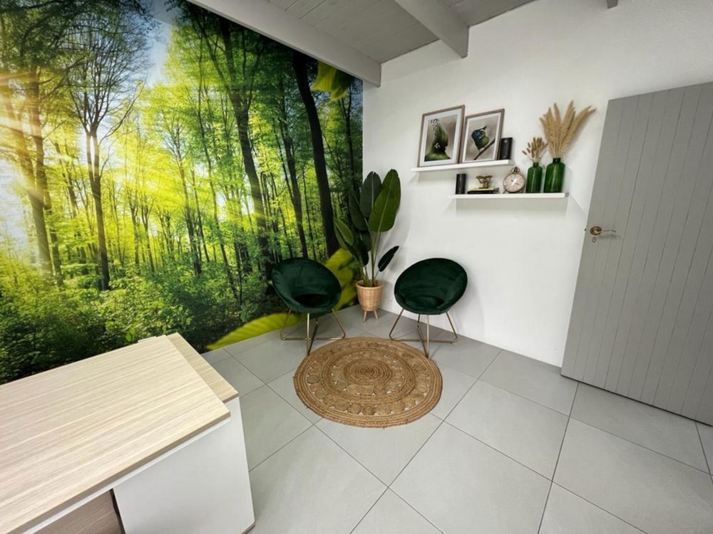 Commercial business let in Kloof - 1KF1672898