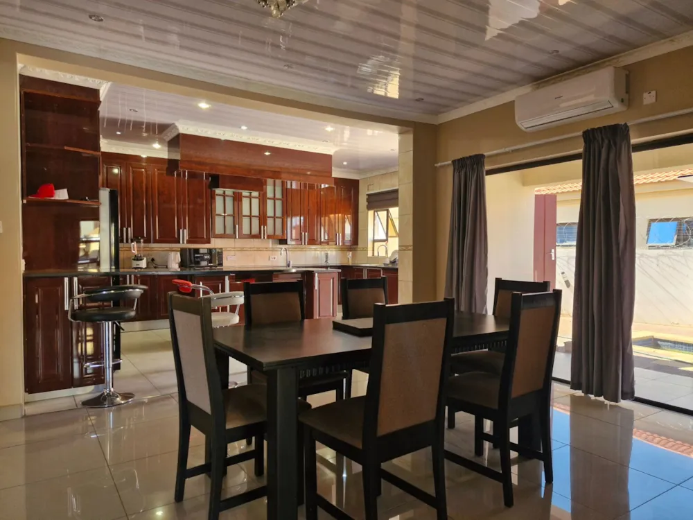 House let in Broadhurst, Botswana - 3BO1737402
