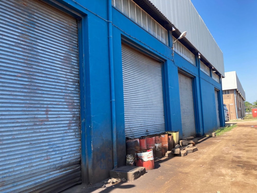 Commercial industrial property to rent in Matola, Mozambique - 3MQ1655376