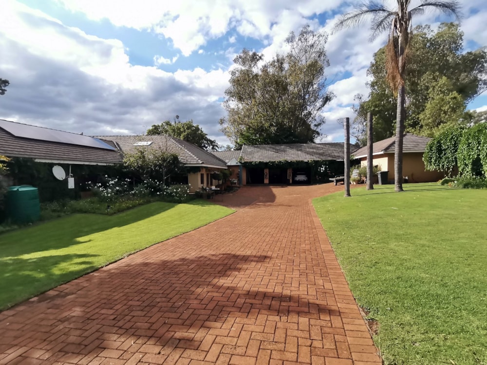House for sale in Lydenburg (Mashishing) - 1LY1655817 House for sale in Lydenburg (Mashishing) - 1LY1655817