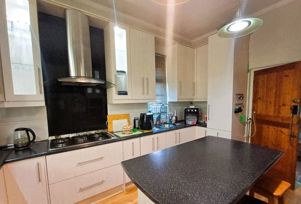 House sold in Oudtshoorn South - 1OU1655716 House sold in Oudtshoorn South - 1OU1655716