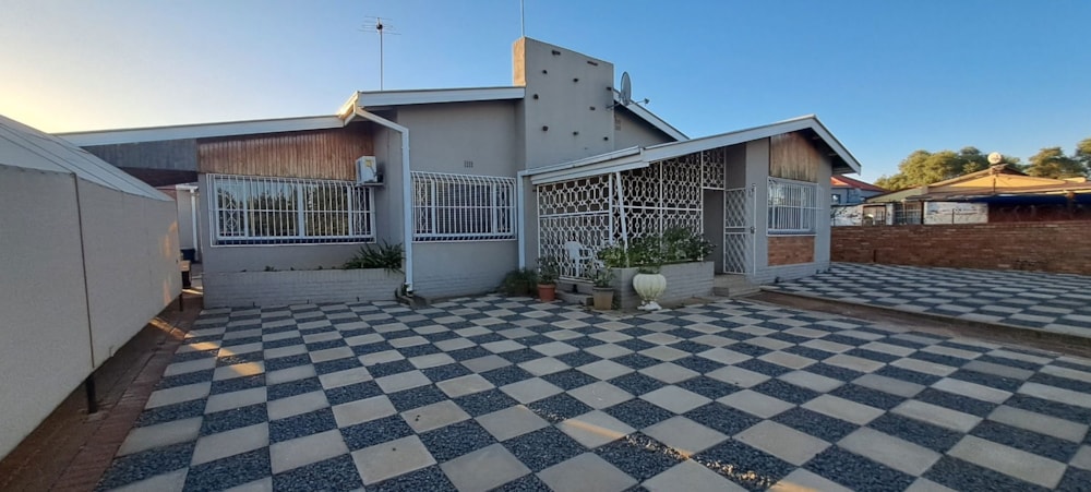 House for sale in Beaconsfield - 1KJ1655707