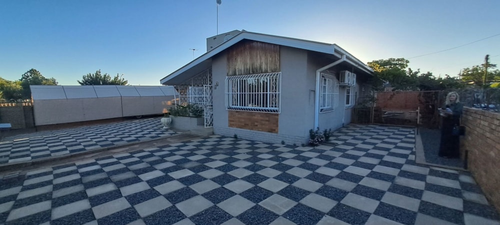 House for sale in Beaconsfield - 1KJ1655707