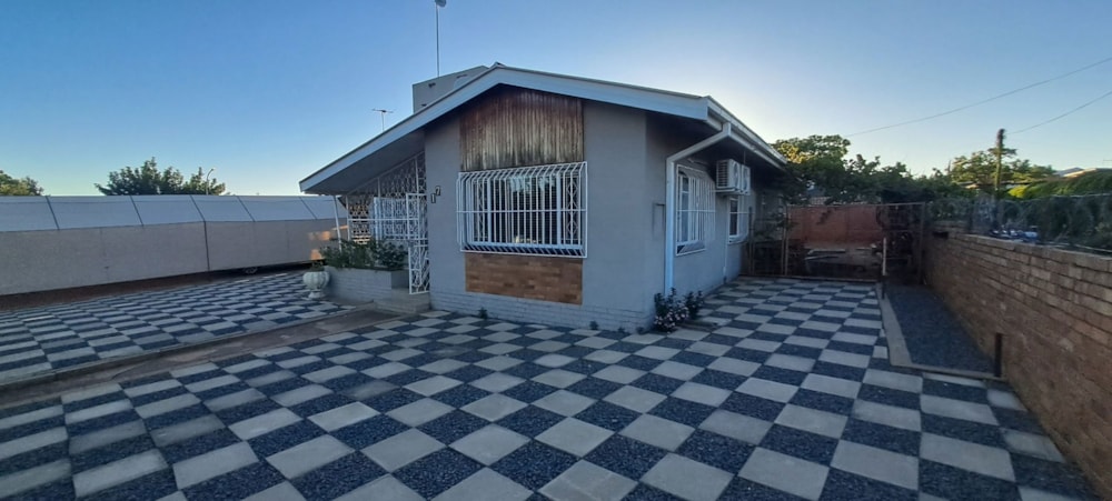 House for sale in Beaconsfield - 1KJ1655707