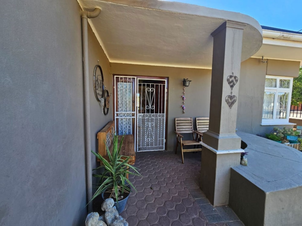 House for sale in Wesbank, Oudtshoorn - 1OU1655989