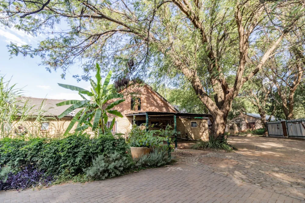 Mixed use farm for sale in Skeerpoort - 1HR1656074