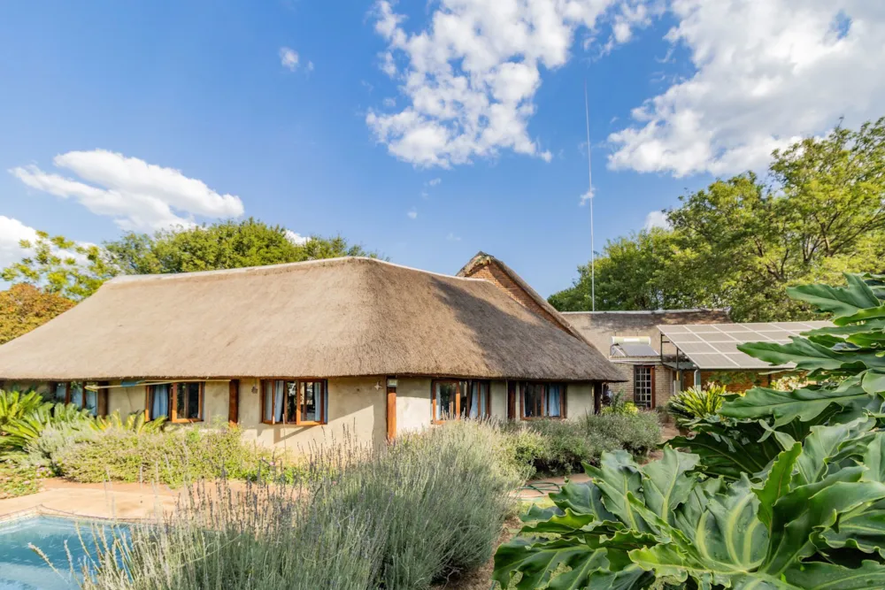 Mixed use farm for sale in Skeerpoort - 1HR1656074