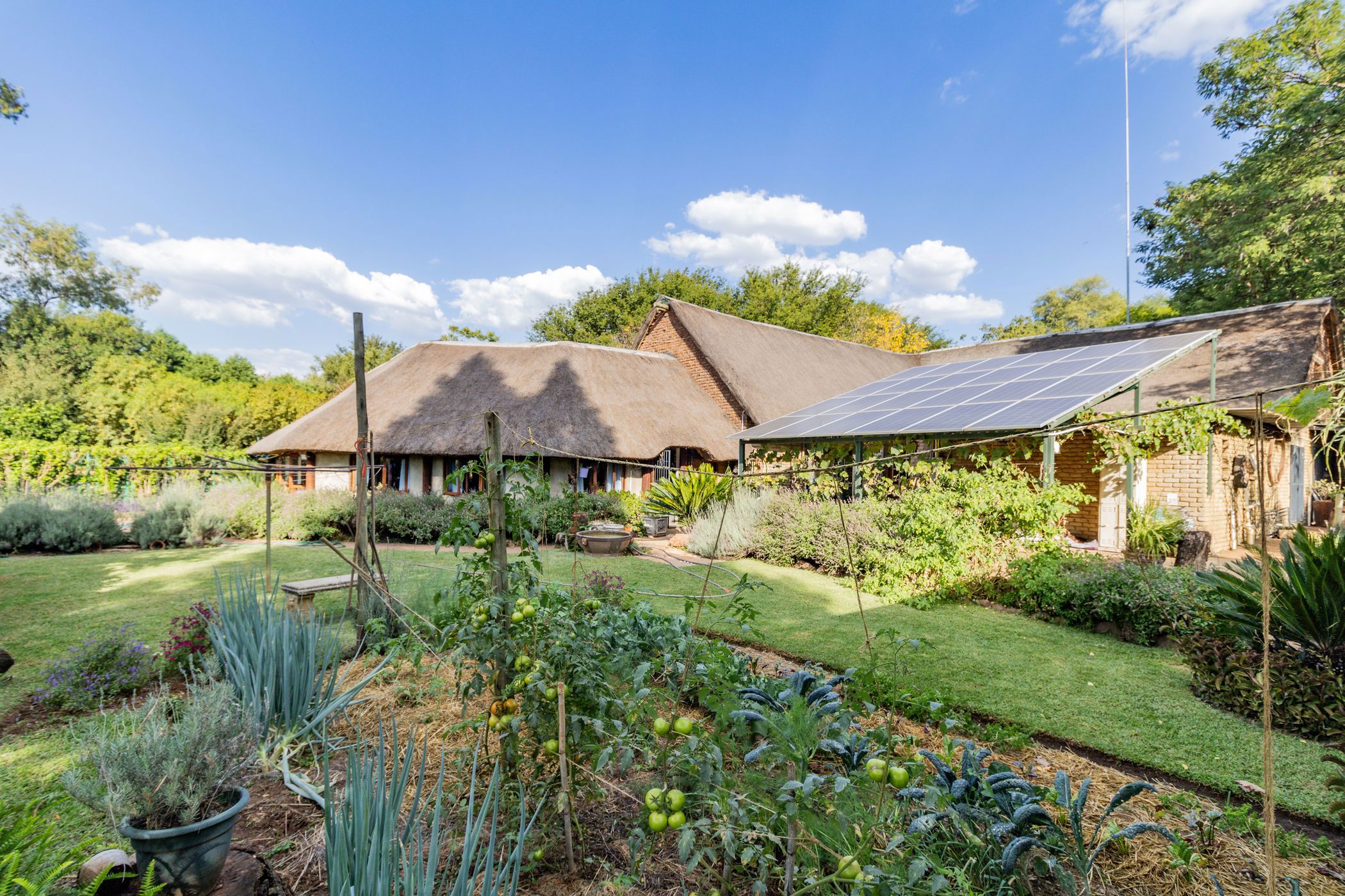 Mixed use farm for sale in Skeerpoort - 1HR1656074