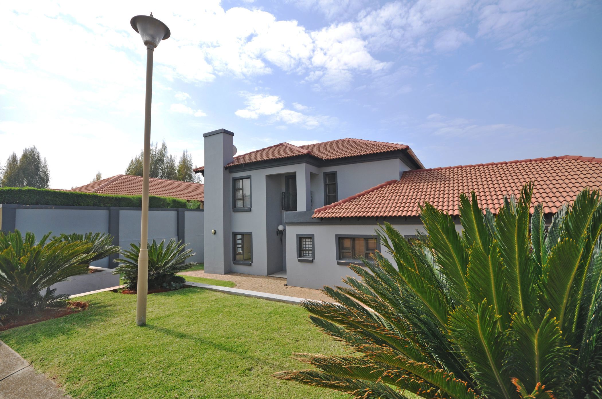 Double-storey house for sale in Three Rivers East - 1VT1656154