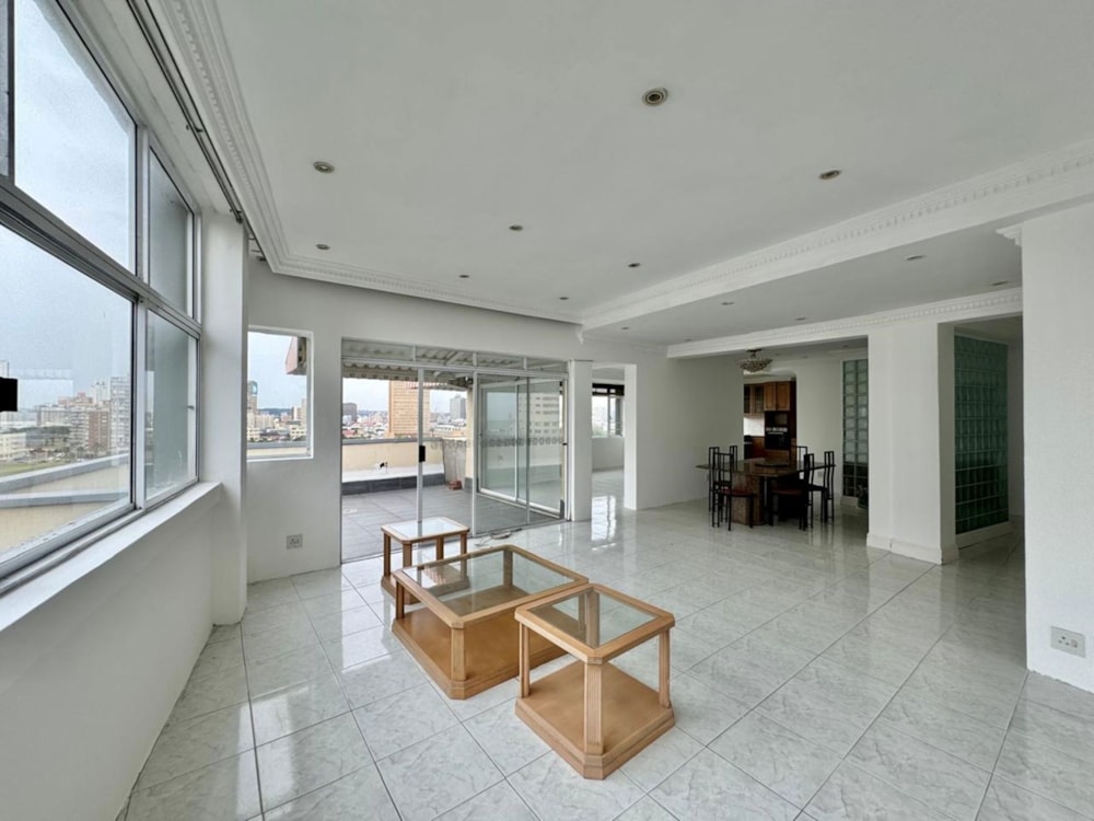 Penthouse apartment for sale in North Beach Durban - 1DA1656380 Penthouse apartment for sale in North Beach Durban - 1DA1656380