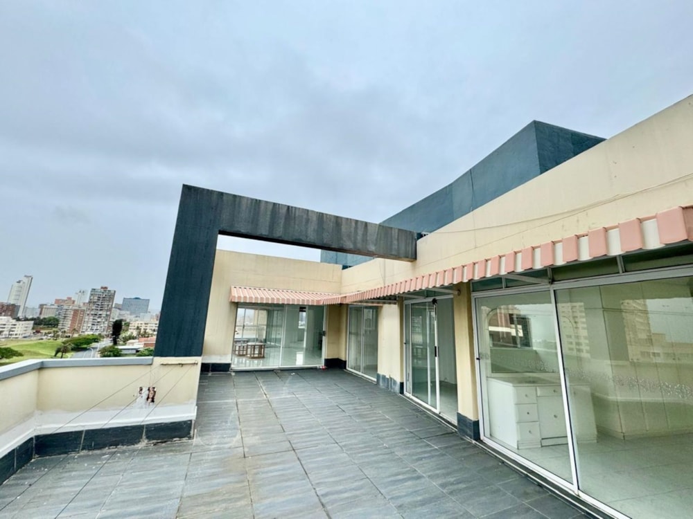 Penthouse apartment for sale in North Beach Durban - 1DA1656380