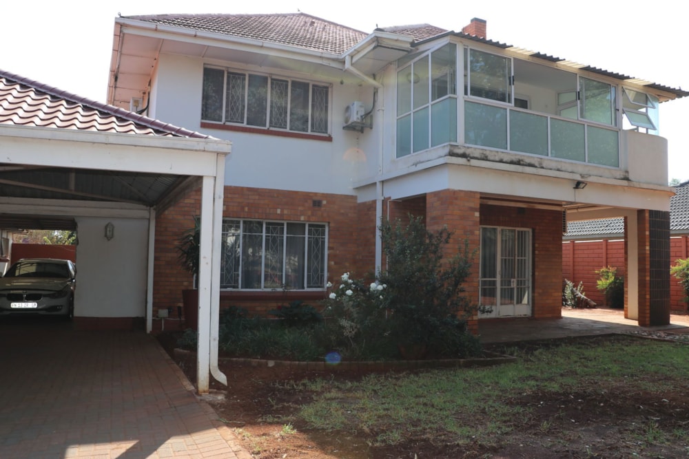 Double-storey house for sale in Three Rivers North - 1VT1656488