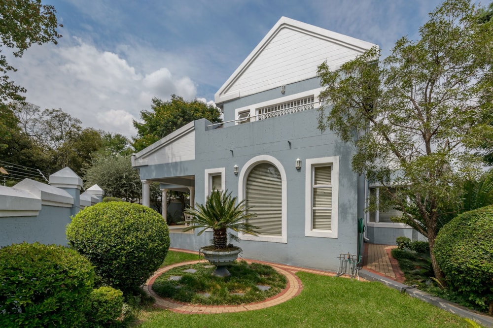 Security complex home for sale in Northcliff, Johannesburg - RAN1653440 Security complex home for sale in Northcliff, Johannesburg - RAN1653440