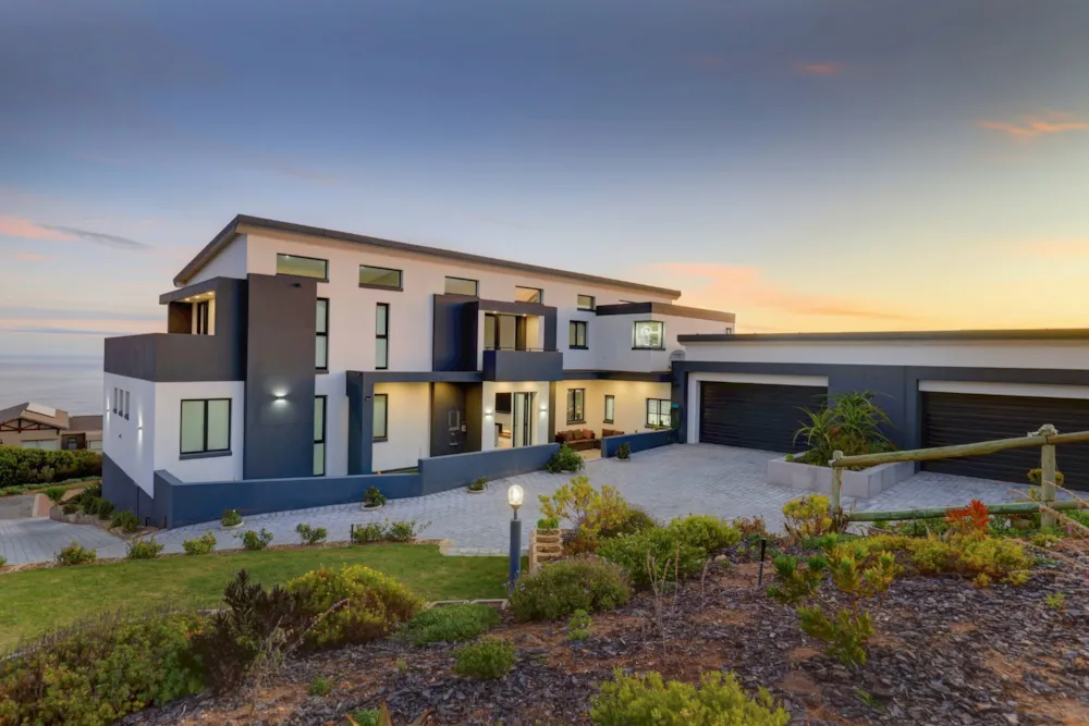 House for sale in Pinnacle Point Golf Estate - 1MB1656428