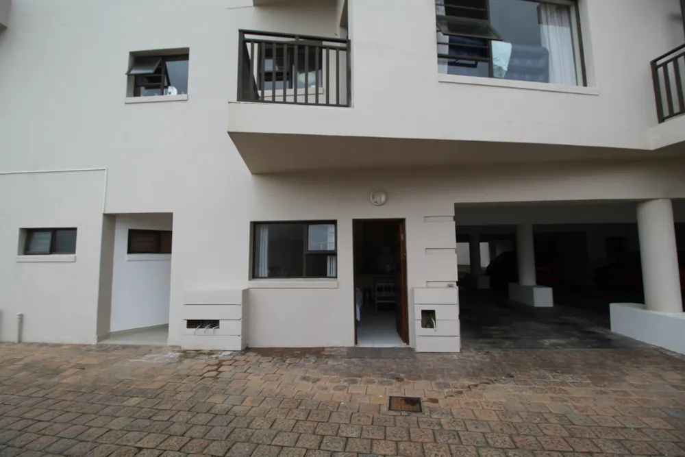 Bachelor apartment to rent in Forest Downs - 1PF1721701