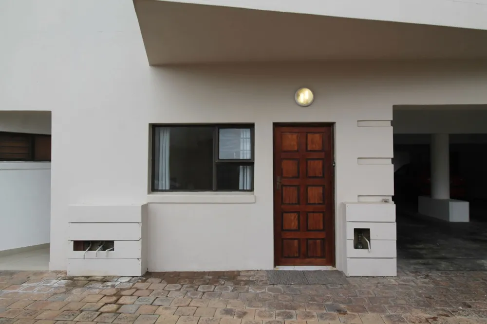 Bachelor apartment to rent in Forest Downs - 1PF1721701