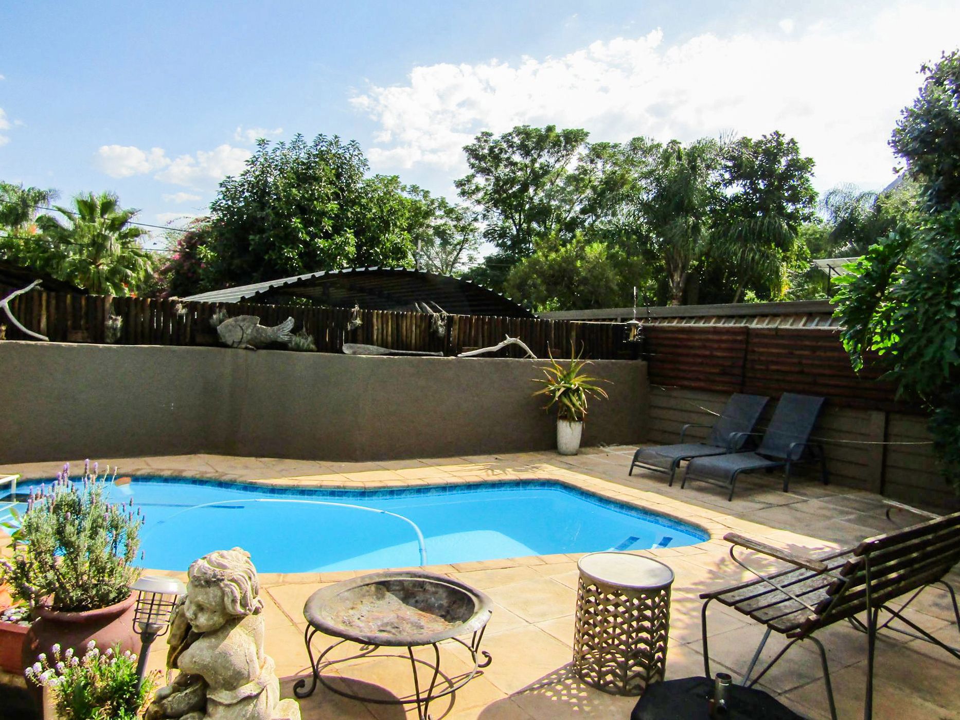 House sold in Schoemansville - 1HR1655976