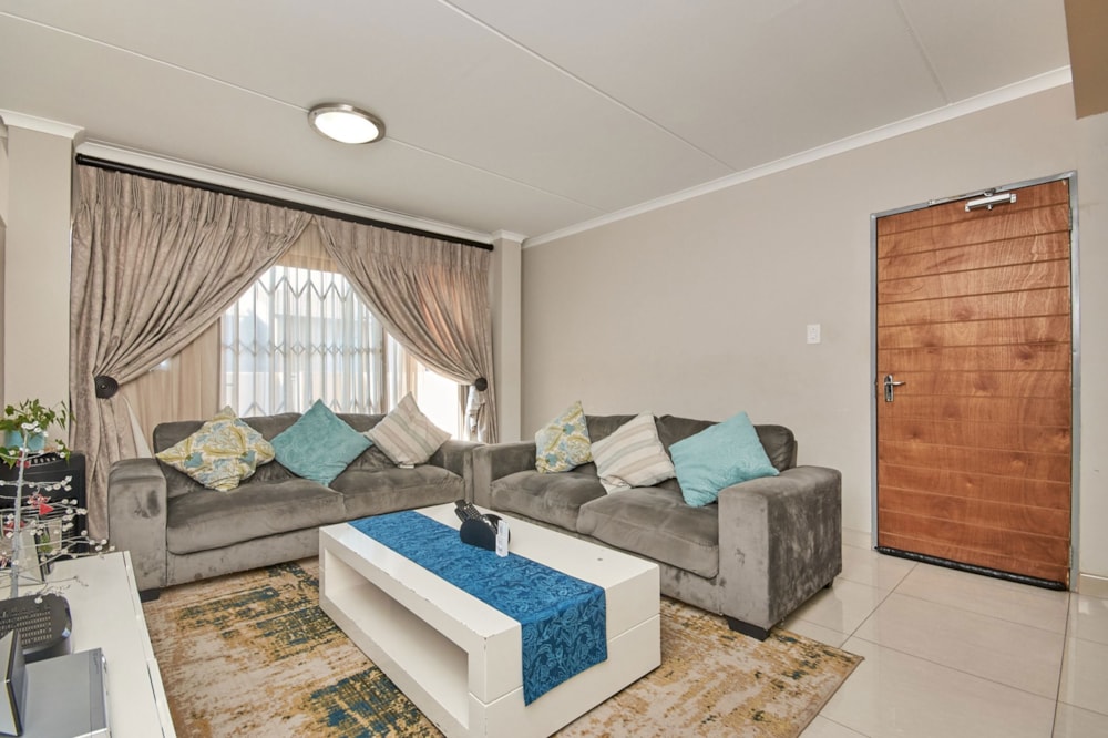 Townhouse for sale in Ferndale, Randburg - RAN1654377 Townhouse for sale in Ferndale, Randburg - RAN1654377