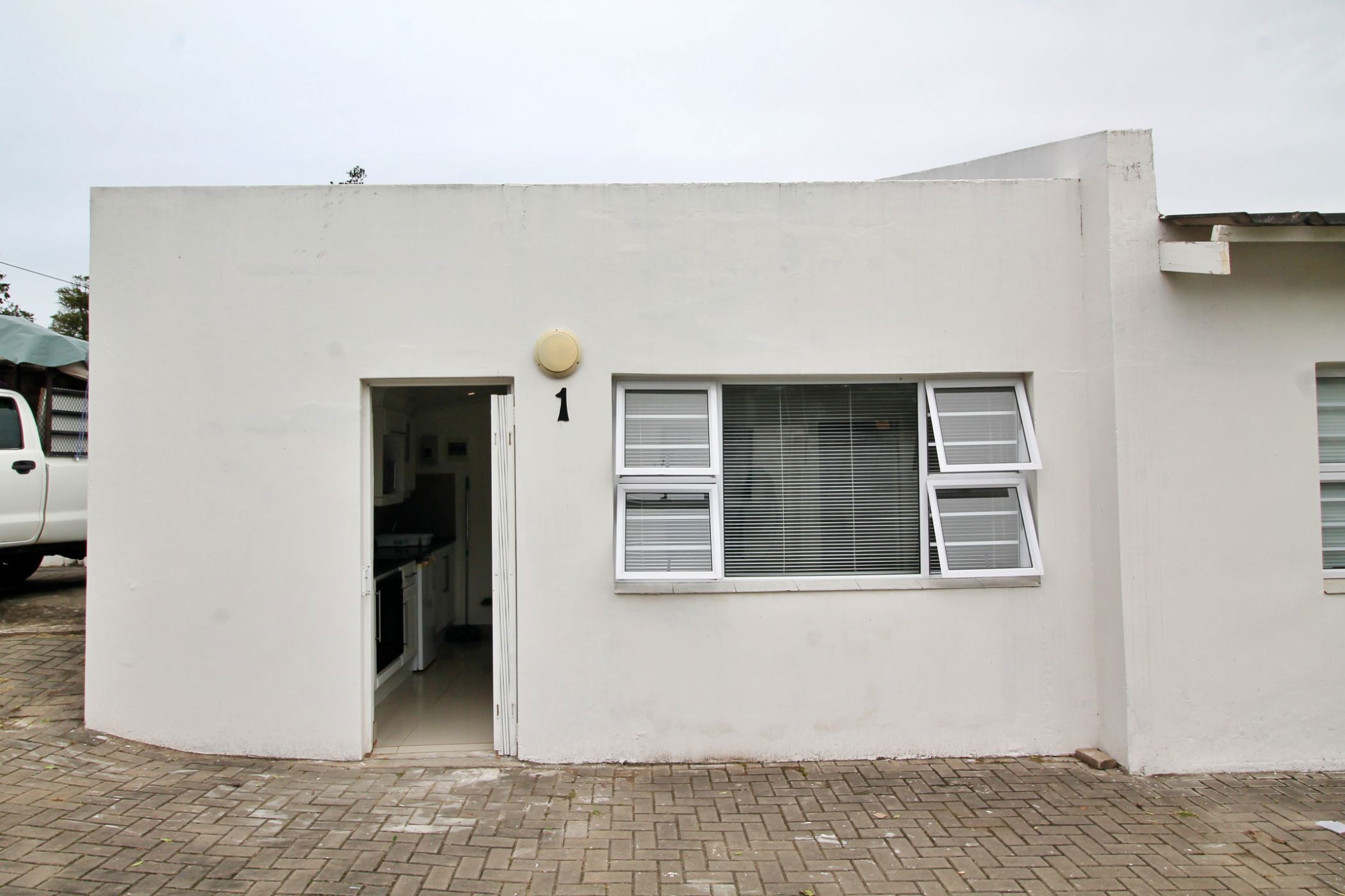 Apartment let in East Bank - 1PF1679871