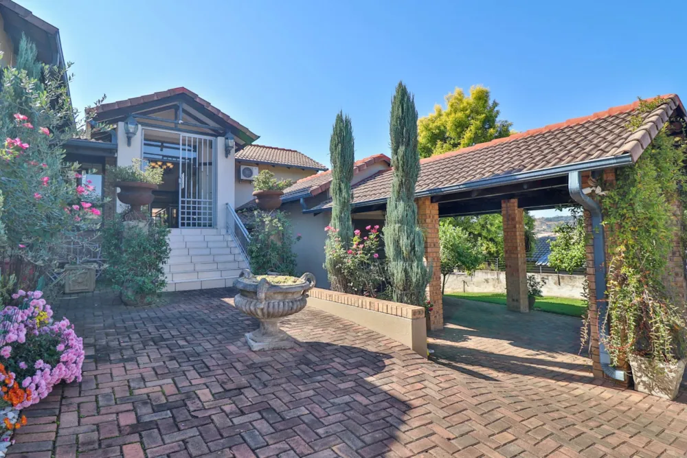House for sale in Sonheuwel - 1NS1654784