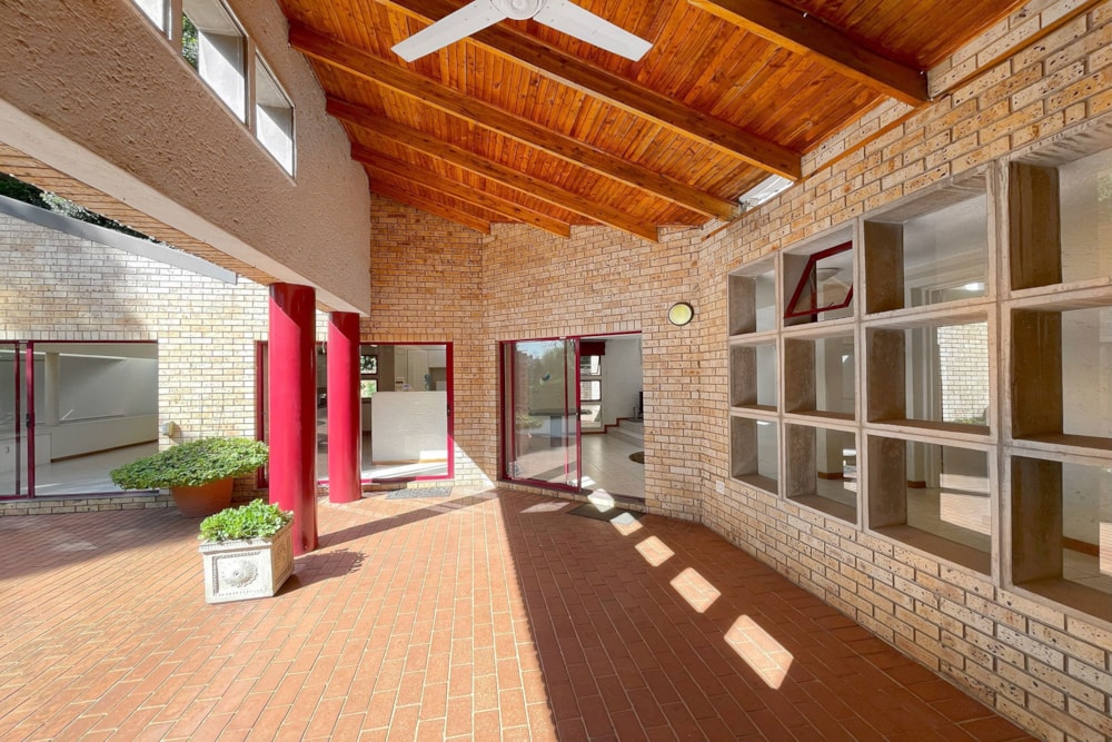 House sold in Houghton Estate - HP1657820 House sold in Houghton Estate - HP1657820