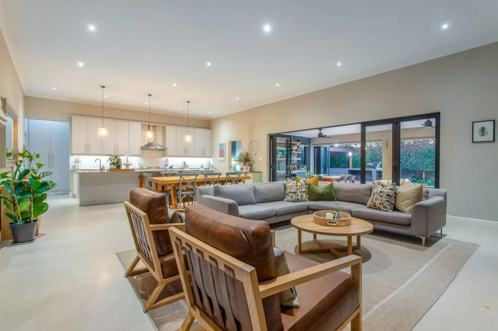 Security estate home let in Paryskloof - TKL1717695 Security estate home let in Paryskloof - TKL1717695