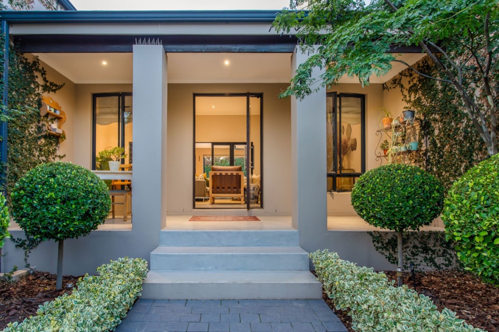 Security estate home let in Paryskloof - TKL1717695 Security estate home let in Paryskloof - TKL1717695