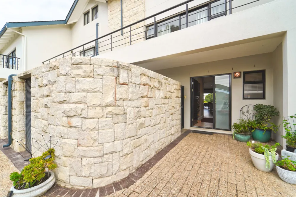 Townhouse sold in Pearl Valley Golf and Country Estate - VLV1715241 Townhouse sold in Pearl Valley Golf and Country Estate - VLV1715241