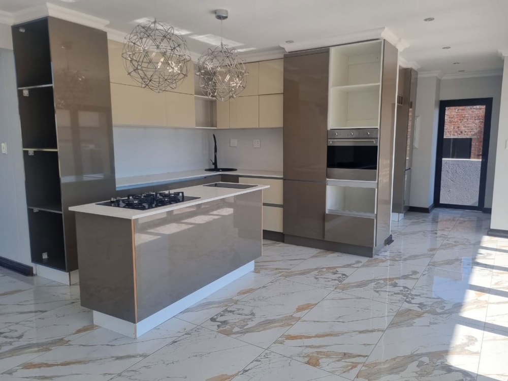 Double-storey house for sale in Woodland Hills Bergendal - 1BX1658215