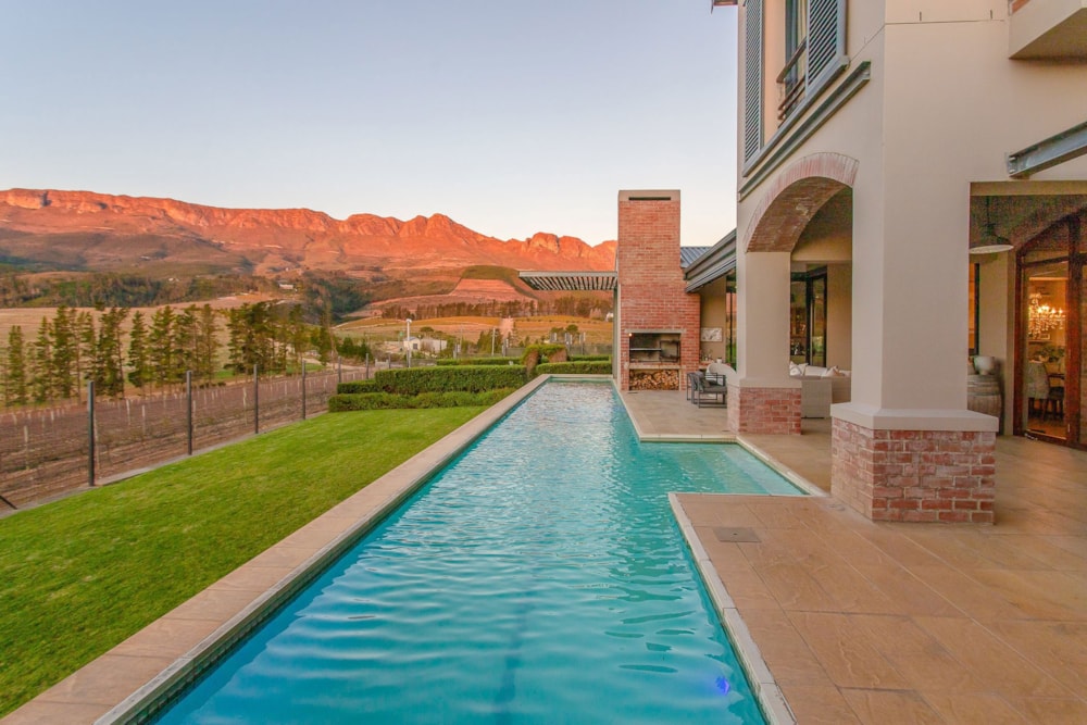 Wine farm for sale in Paarl - TK1513415 Wine farm for sale in Paarl - TK1513415