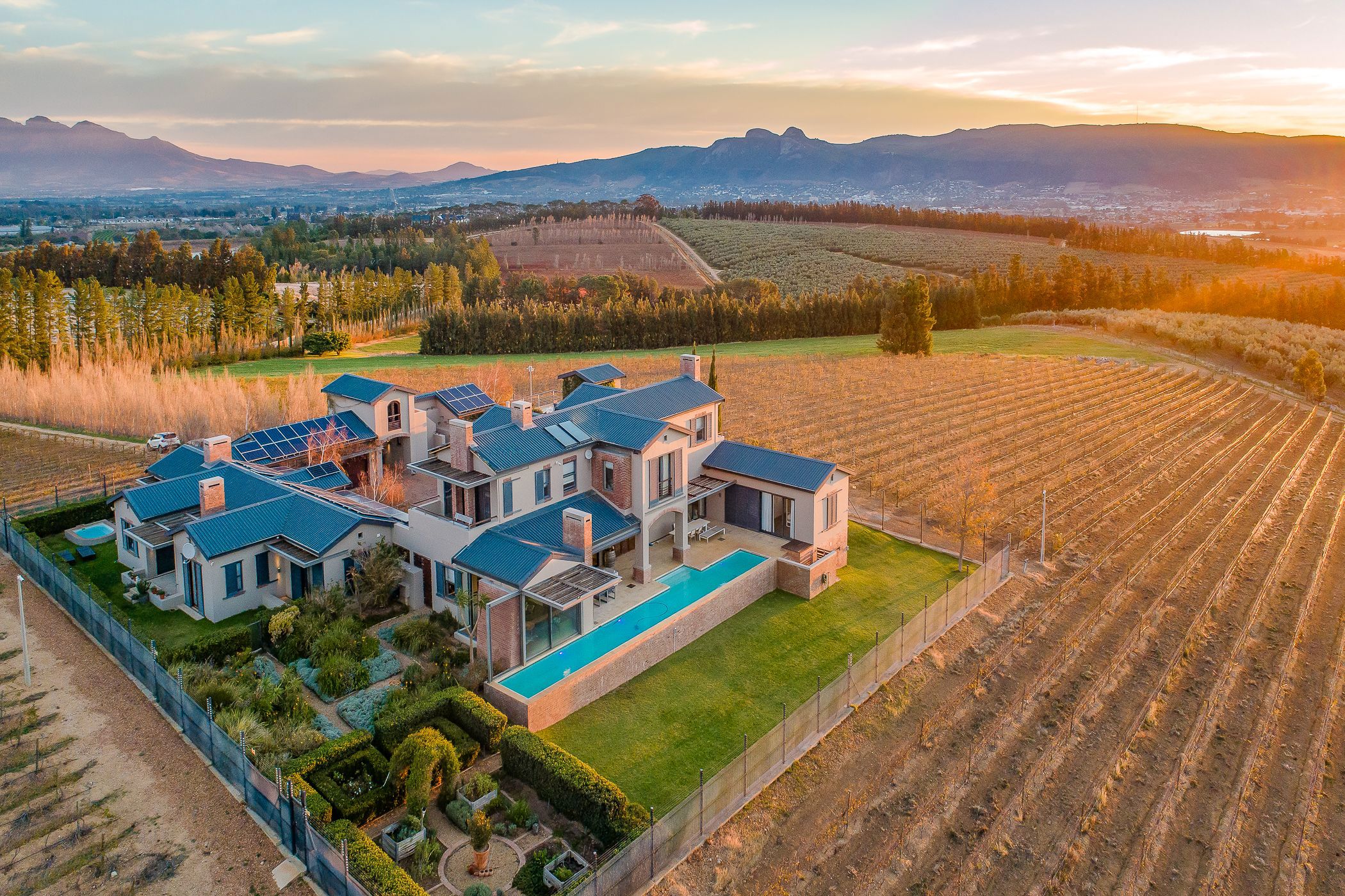 Wine farm for sale in Paarl - TK1513415