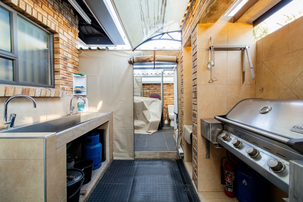 House sold in New Redruth - 1AB1656186 House sold in New Redruth - 1AB1656186