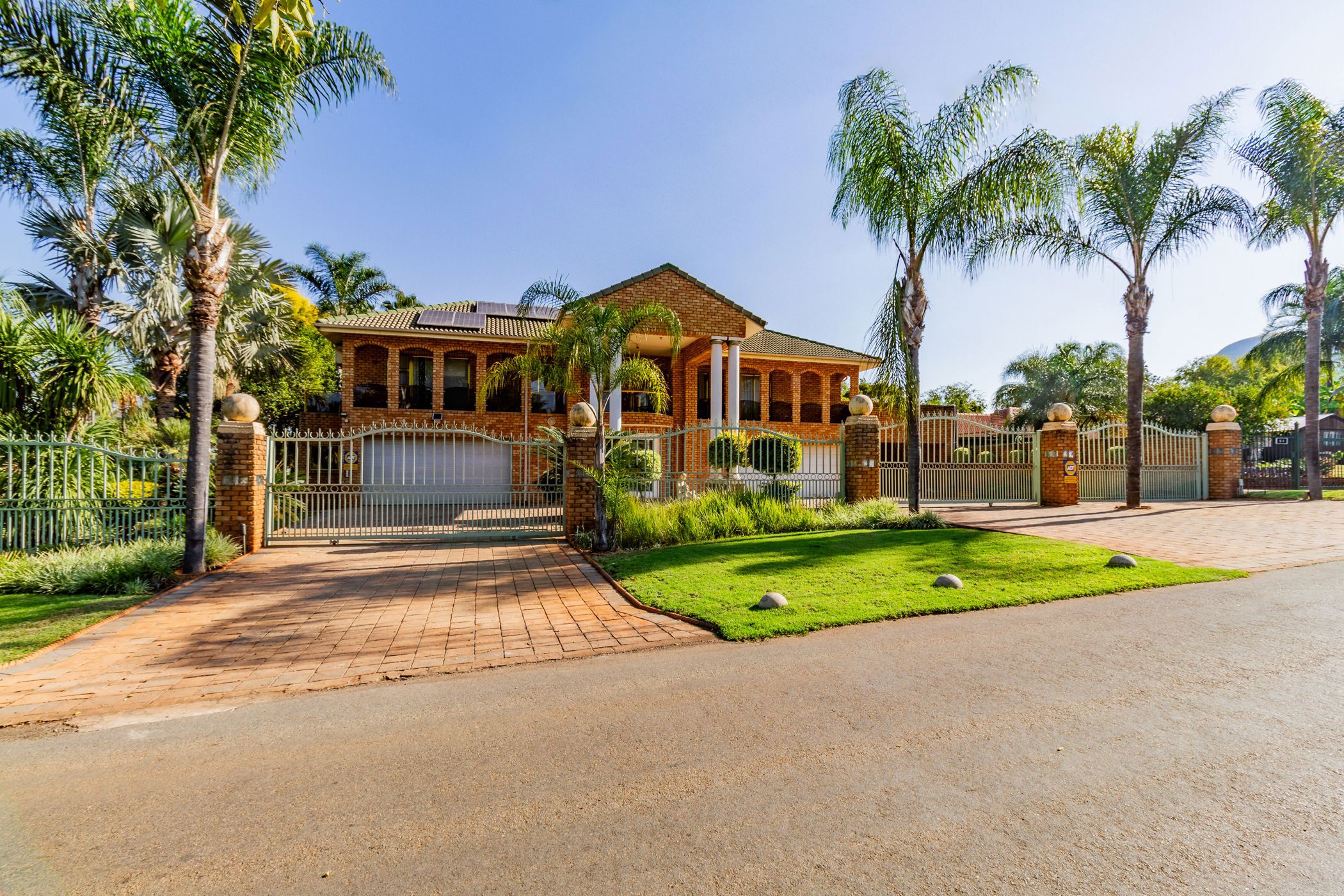 House for sale in Schoemansville - 1HR1659891