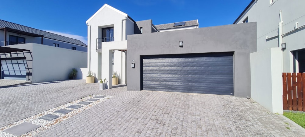 Security estate home sold in Jakarandas - 1KV1705547 Security estate home sold in Jakarandas - 1KV1705547