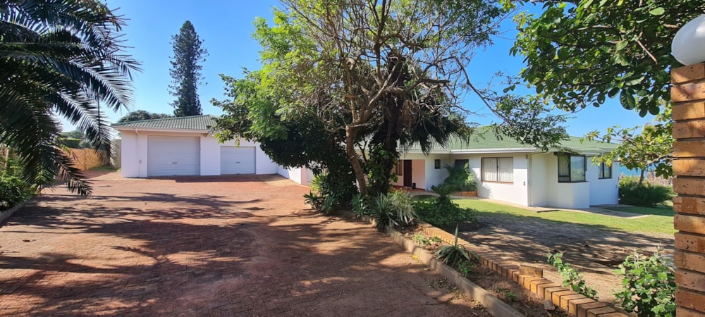 Beachfront villa for sale in Port Edward - 1PD1546797 Beachfront villa for sale in Port Edward - 1PD1546797