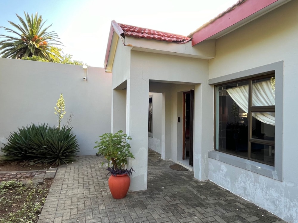 House for sale in Bayswater - 1BX1656794