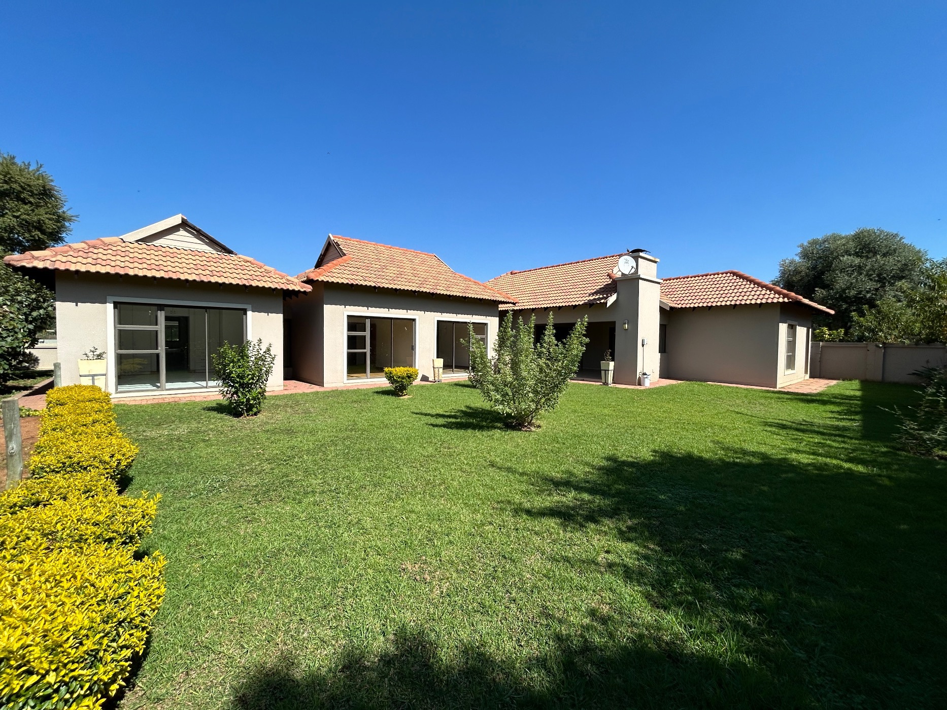 House for sale in The Islands Estate - 1HR1657575