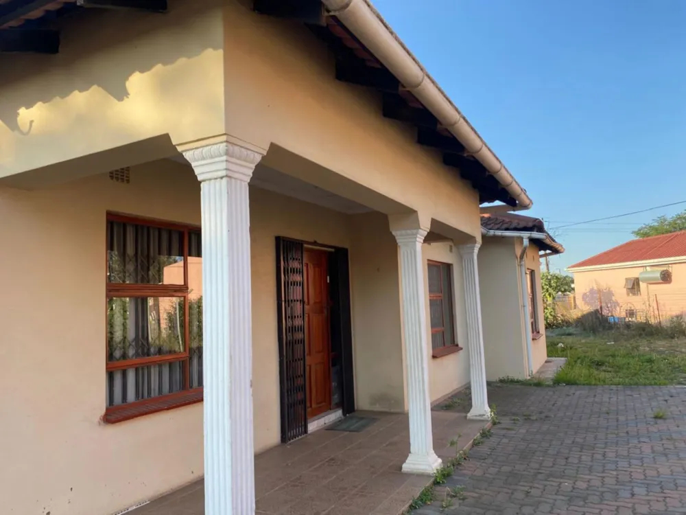 House sold in Ikwezi - 1MH1667302