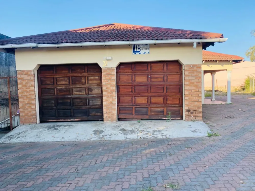 House sold in Ikwezi - 1MH1667302