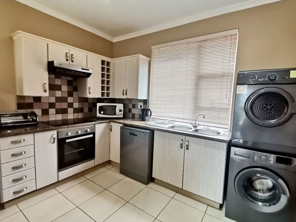 Apartment to rent in Pinnacle Point Golf Estate - 1MB1741288