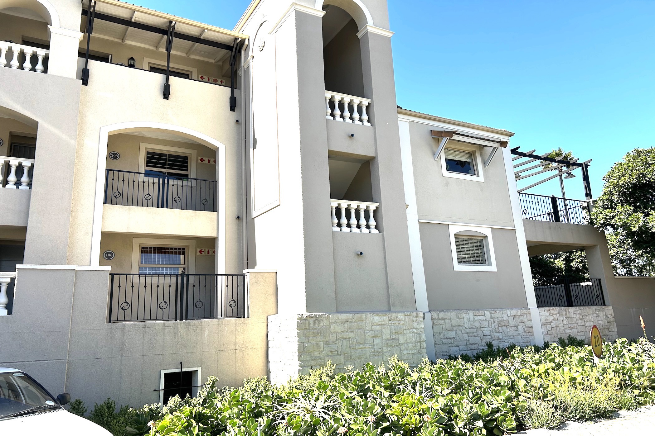 Apartment let in Century City - 1TV1698393