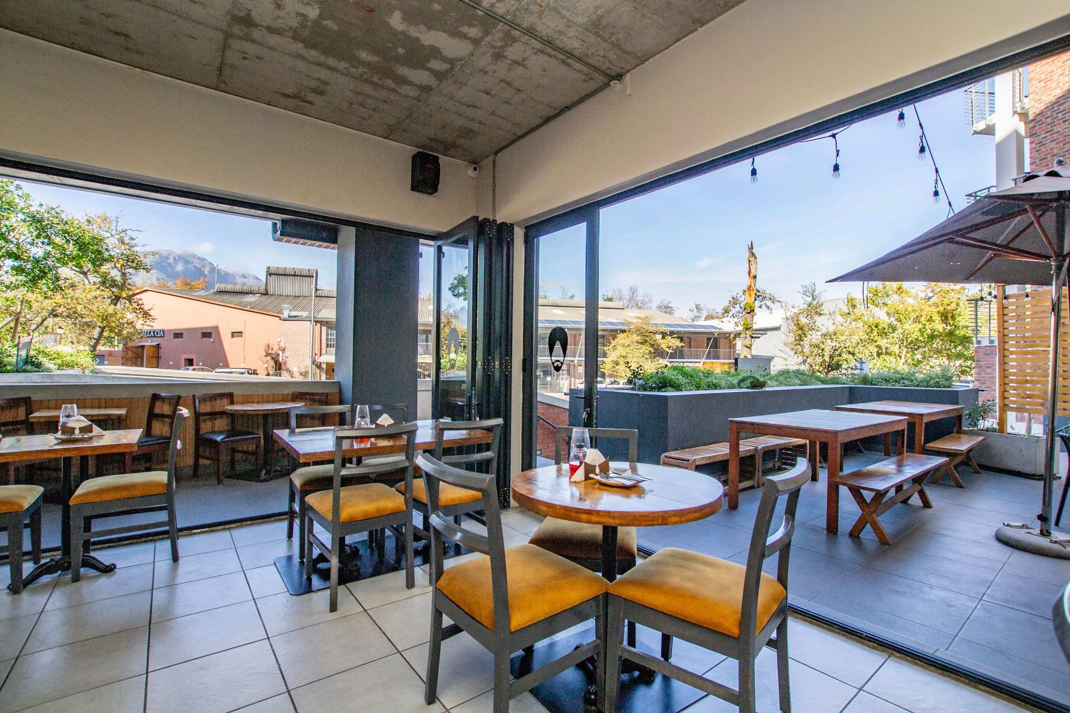 Commercial restaurant for sale in Onder Papegaaiberg - ST1611189