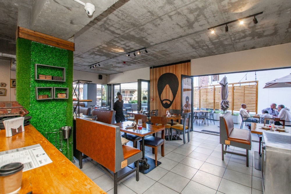 Commercial restaurant for sale in Onder Papegaaiberg - ST1611189 Commercial restaurant for sale in Onder Papegaaiberg - ST1611189