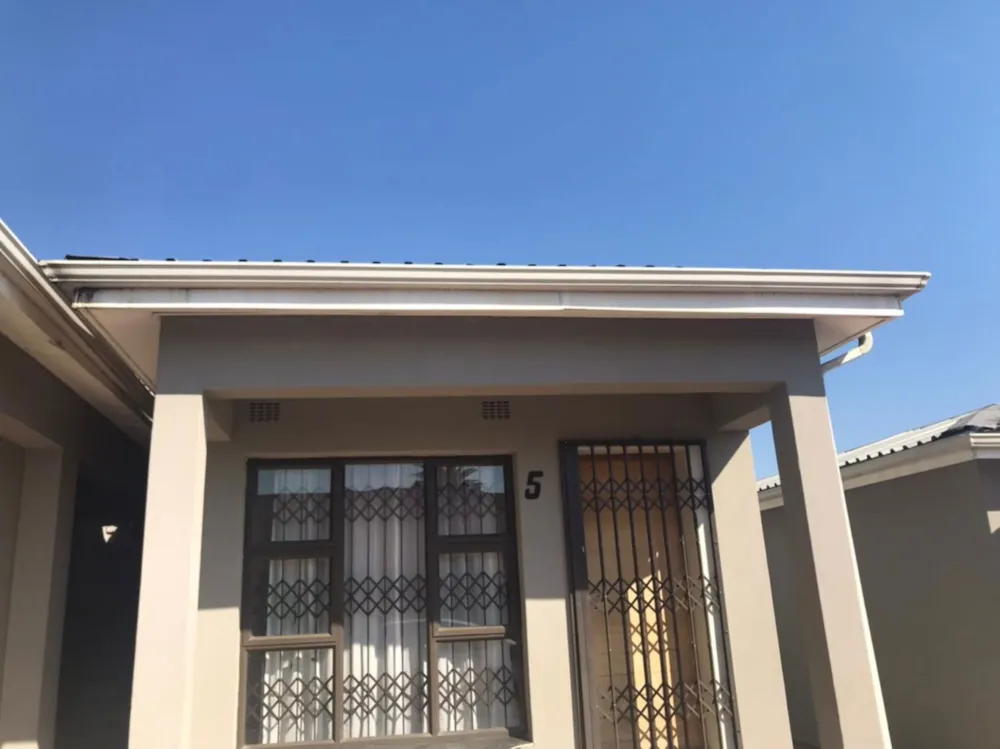 House let in Mthatha Central - 1MH1721267