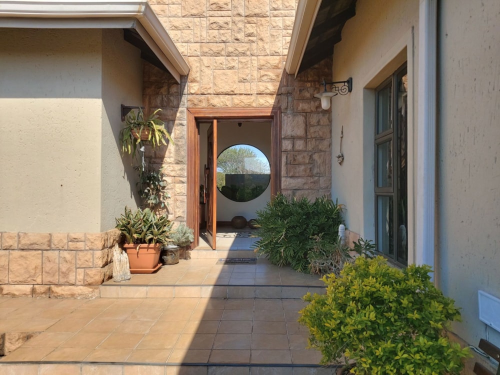 Security estate home for sale in Bela Bela Rural - 1MDM1631130