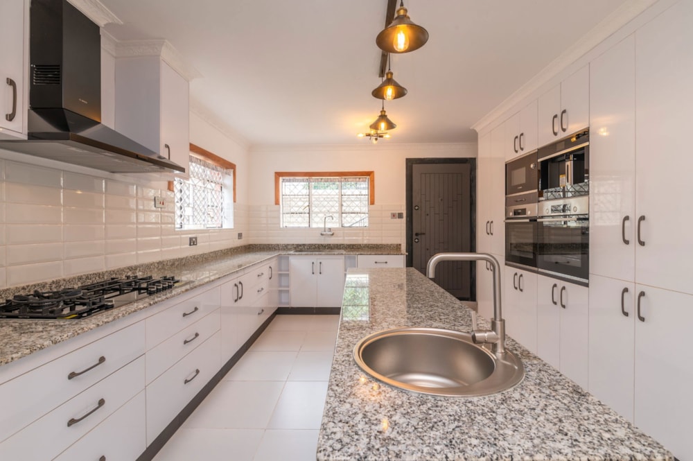 House for sale in Thika Road, Kenya - 3KE1711139