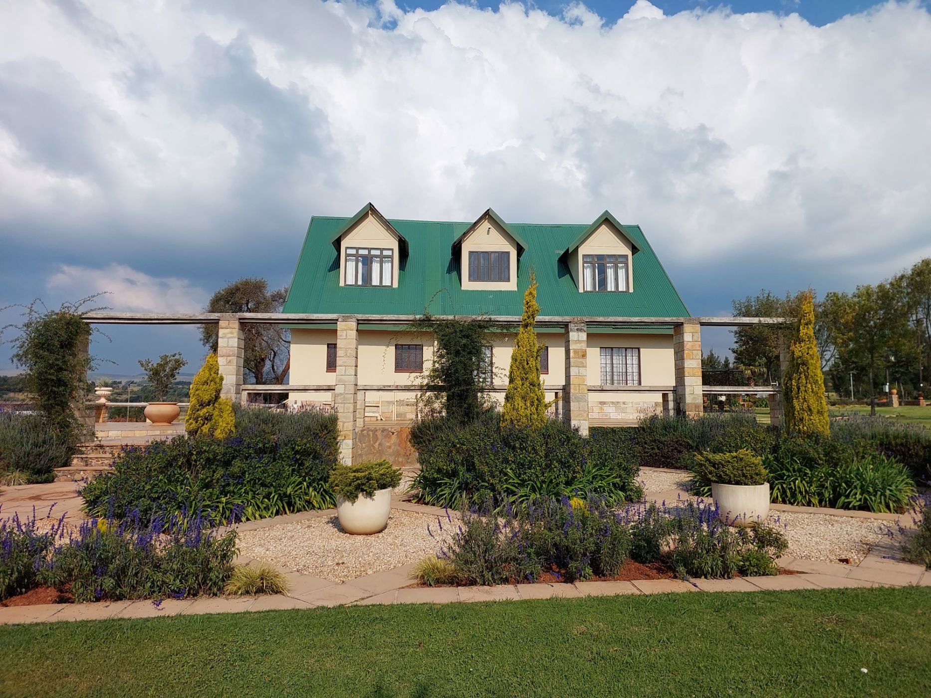 Mixed use farm for sale in Dullstroom - 1DS1656885